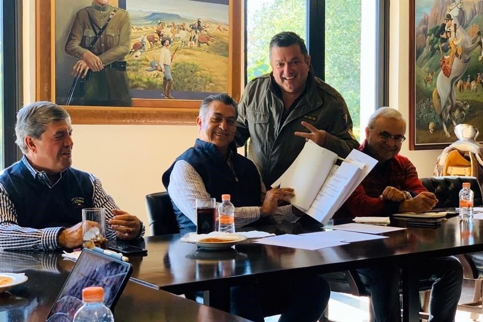 El Gobernador Jaime Rodríguez firmó hoy el decreto de la nueva Ley de Movilidad del Estado.