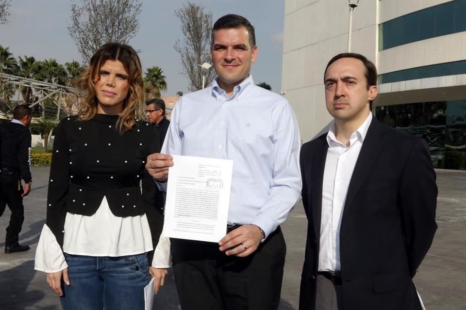 Diputados y el dirigente estatal panista Mauro Guerra, pusieron una denuncia en la Secretaría de Desarrollo Sustentable.