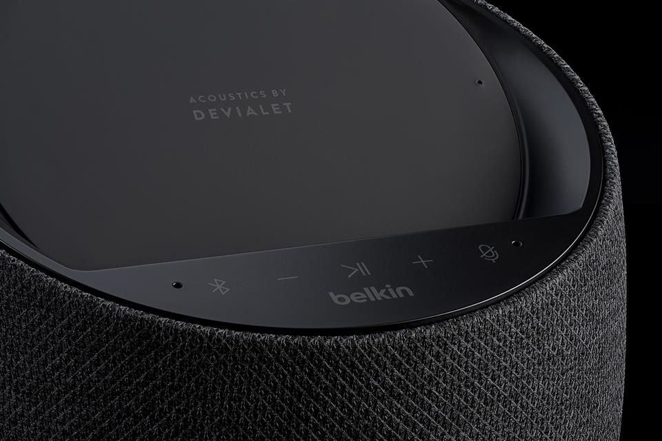 SoundForm Elite contará con un panel táctil para controlar la reproducción, el Bluetooth y además para desactivar el micrófono para una mayor privacidad.