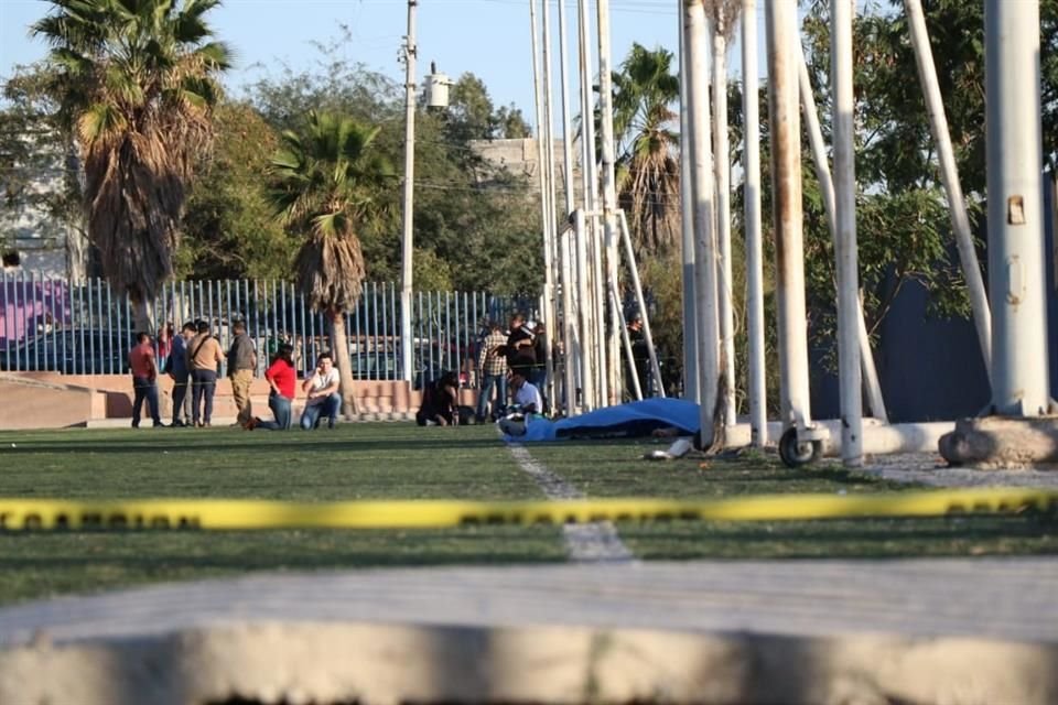 Según los testigos, a esa hora se disputaba un partido de una liga de futbol.