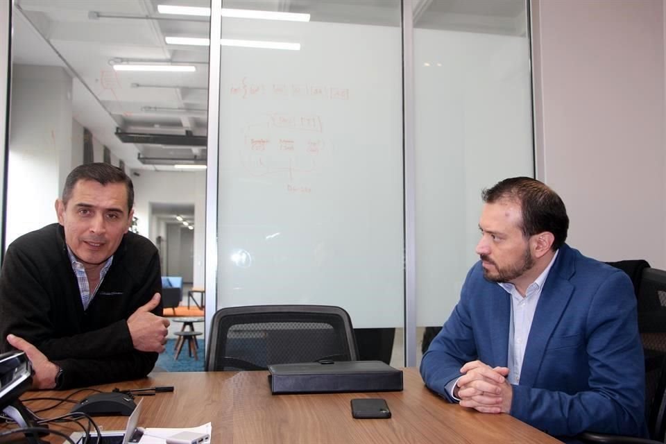 Gerardo Robles (Izq.) y Jorge López, director comercial y director general de Interfactura.