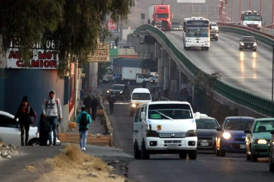 El bloqueo en la México-Pachuca afectó calles aledañas, hacia la CDMX.