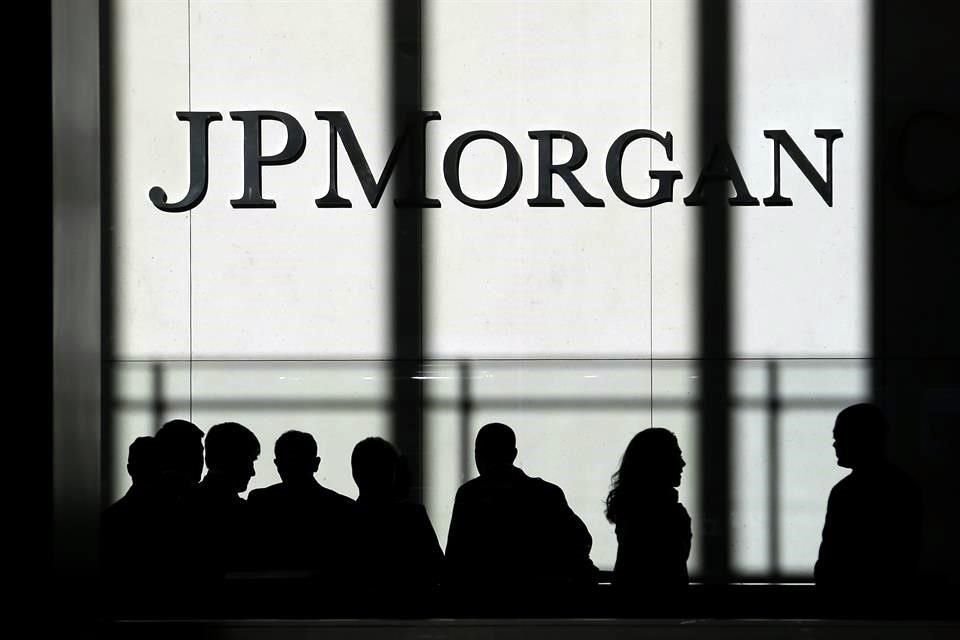 JPMorgan hizo un llamado a Banxico a la espera y a un fuerte ciclo de relajación una vez que las condiciones del mercado se estabilicen.