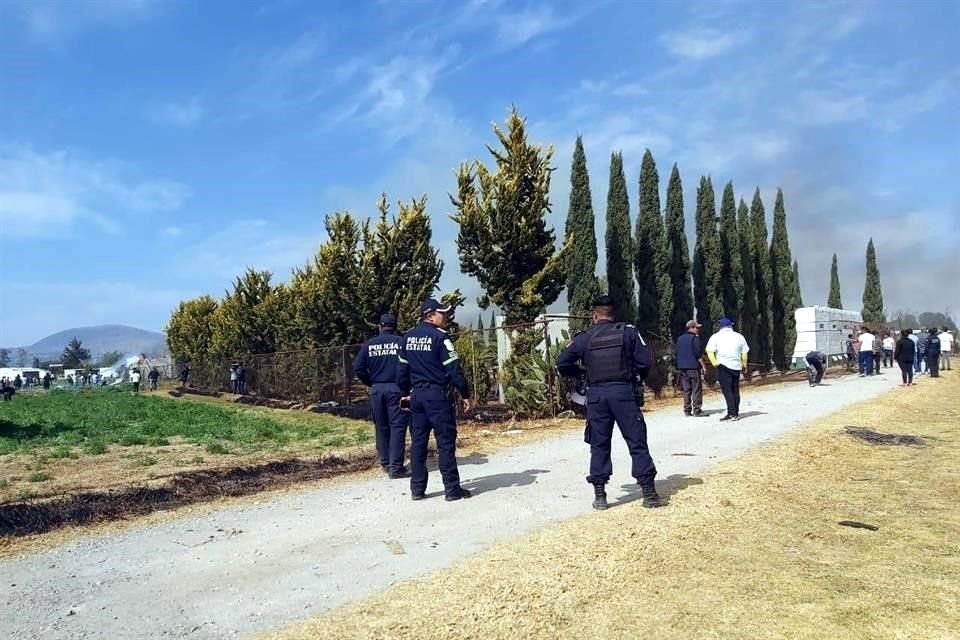 En el sitio laboran elementos de Protección Civil estatal y municipales, Bomberos de municipios aledaños, Policía estatal y municipal, así como el SUEM.