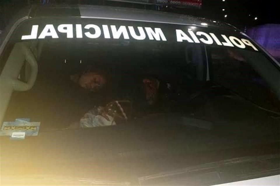 Por la madrugada, dos policías de Tultitlán fueron asesinados a tiros en la esquina de Reforma y José María Morelos y Pavón; los agresores escaparon.