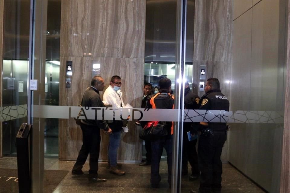 El departamento en el condominio Latitud Polanco donde ocurrió la balacera que dejó un saldo de tres hombres muertos, fue rentado por una semana.  