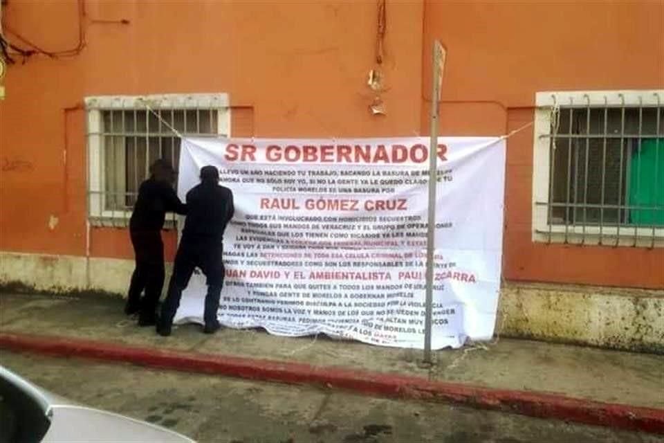 Policías estatales retiraron los mensajes.