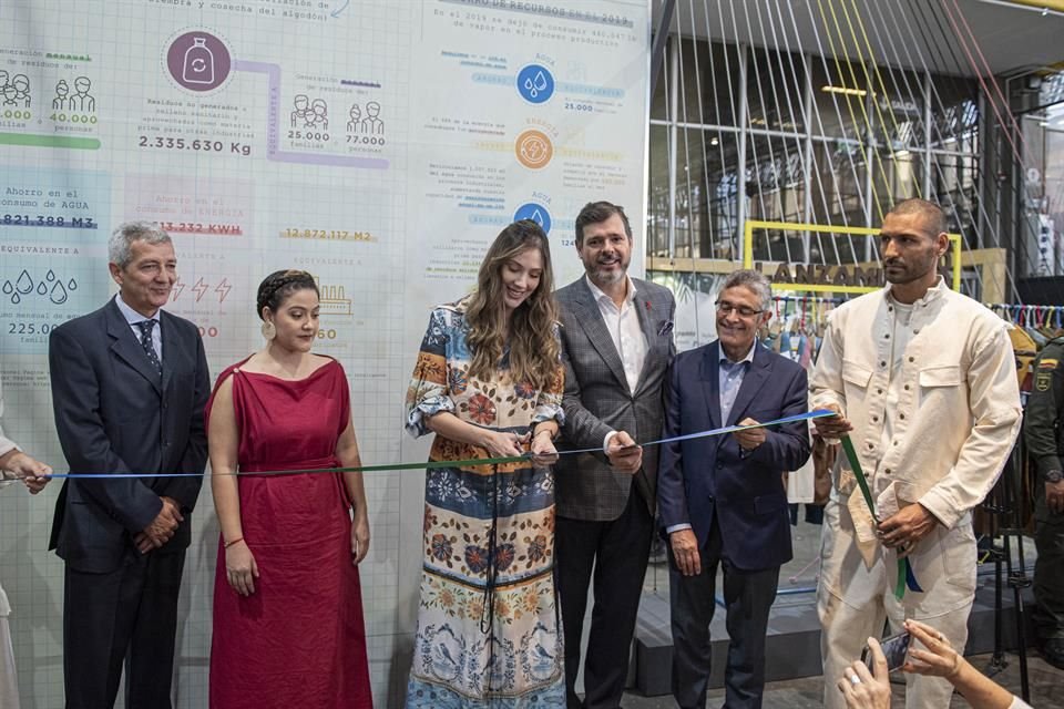 En el encuentro se encontraron autoridades y personalidades de diversos sectores como Diana Osorio, gestora social de Medellín y Carlos Eduardo presidente ejecutivo de Inexmoda.