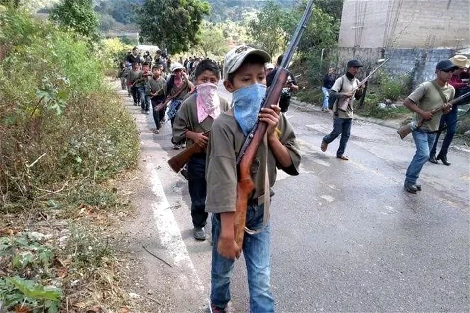 Según un coordinador de la CRAC-PF, los menores fueron entrenados en el uso de armas.