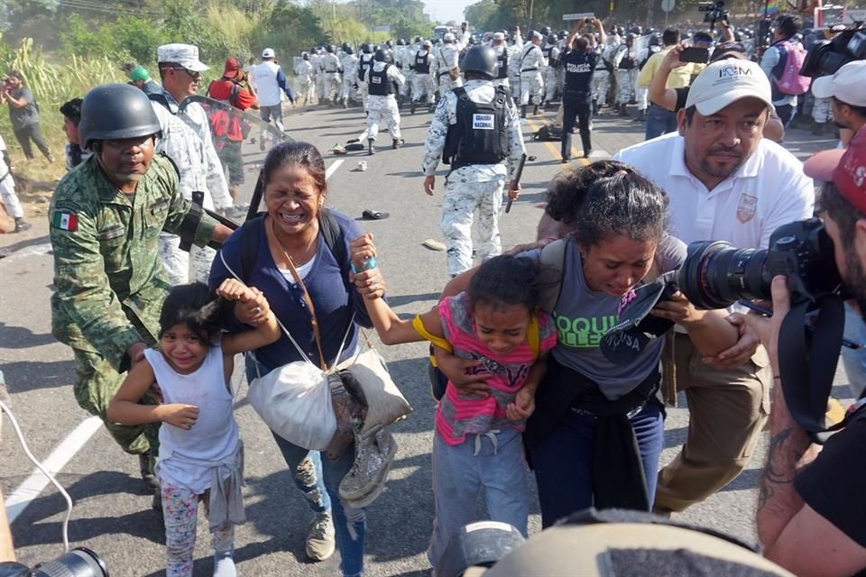 El Presidente descartó migrantes lesionados y comentó que se les ha dado refugio y atención médica.