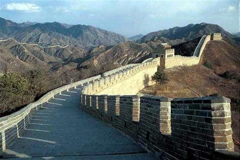 Algunas secciones de la Gran Muralla China cerrarán a visitantes para impedir propagación del nuevo coronavirus, informaron medios estatales