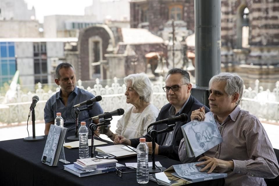 Este sábado se presentó el catálogo de la exposición 'Monsiváis y sus contemporáneos' en el Museo del Estanquillo.