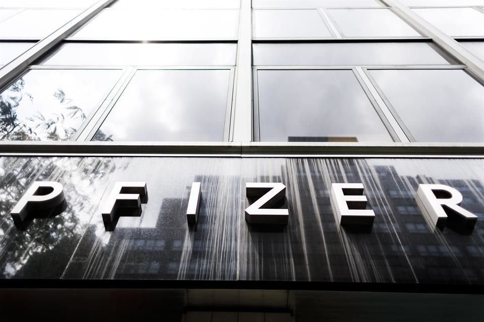 Pfizer y la firma germana BioNTech ya habían comenzado a probar las vacunas en pacientes en Alemania a fines de abril.