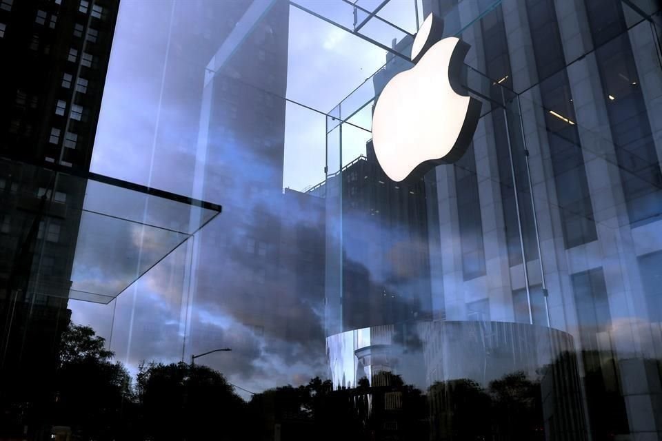 Un elemento central de la estrategia de Apple es un nuevo diseño de baterías que podría reducir 'radicalmente' su costo y aumentar la autonomía del vehículo.