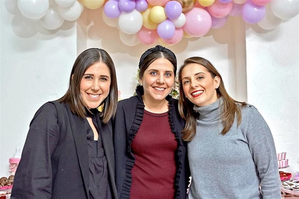 Andrea y Lucy Reynoso, y Maggie Arroniz