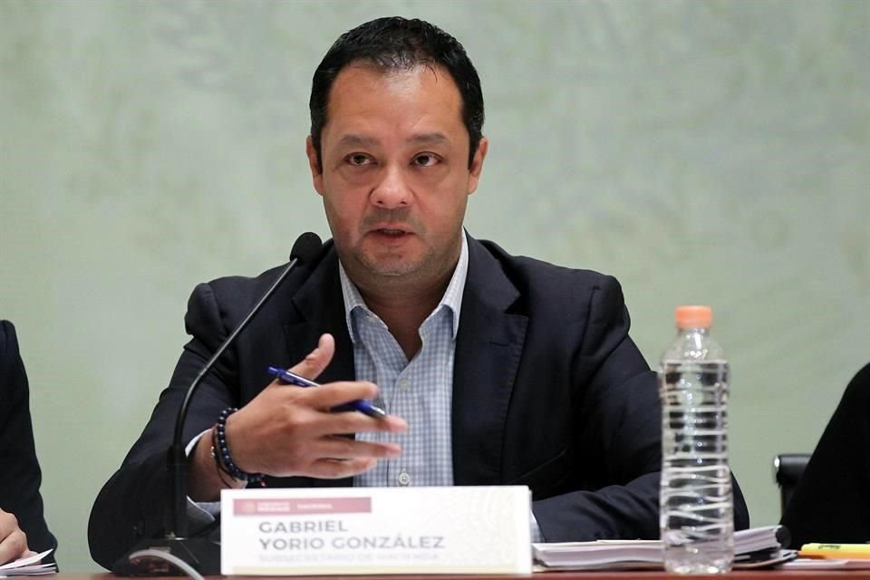 Gabriel Yorio González, subsecretario de Hacienda, durante la conferencia de prensa.