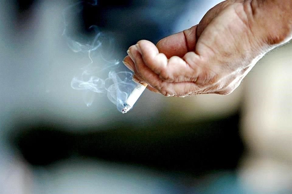 Investigadores afirman que a comparación con personas que todavía fuman, aquellas que  dejan el tabaco tienen más células pulmonares genéticamente sanas y menor riesgo de desarrollar cáncer.