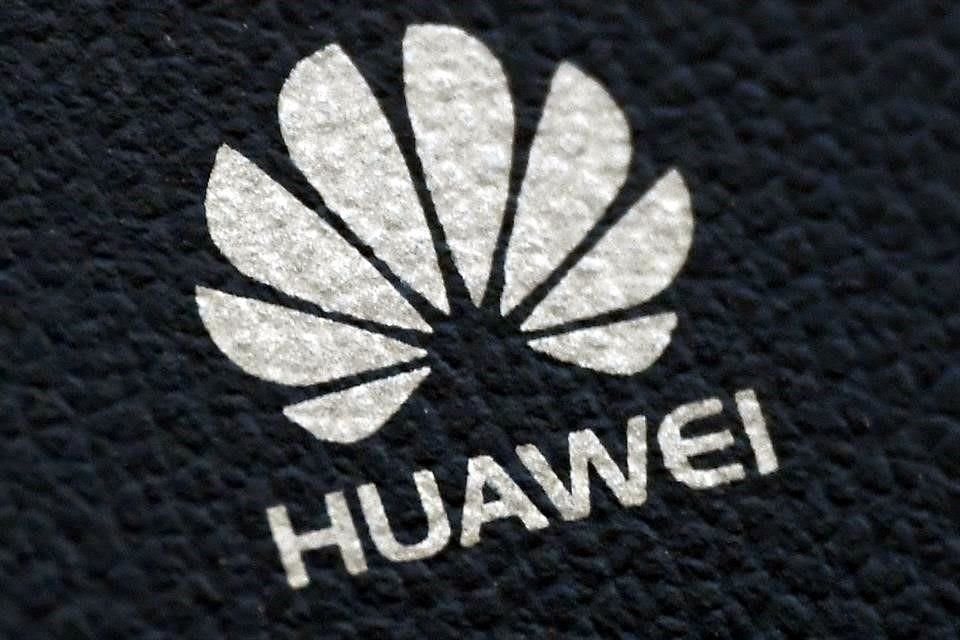 EU sostiene que Huawei tiene fuertes vínculos con el ejército chino, por lo que el uso de su tecnología es un riesgo para la seguridad nacional.