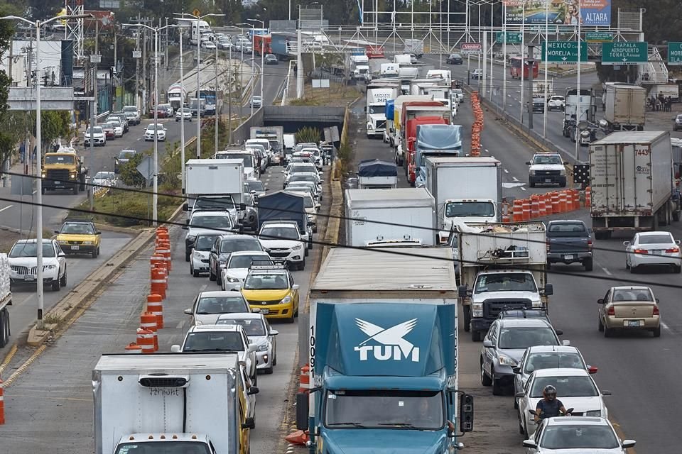 Debido a las obras de Mi Macro Periférico, el Sur de la Ciudad ha colapsado, poniendo a prueba la paciencia de miles de automovilistas.