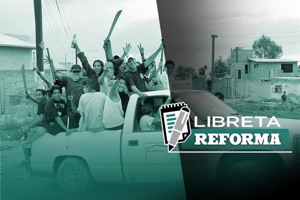 Machete en mano, opositores al proyecto del aeropuerto de Texcoco, patrullaban las calles de San Salvador Atenco en 2002.