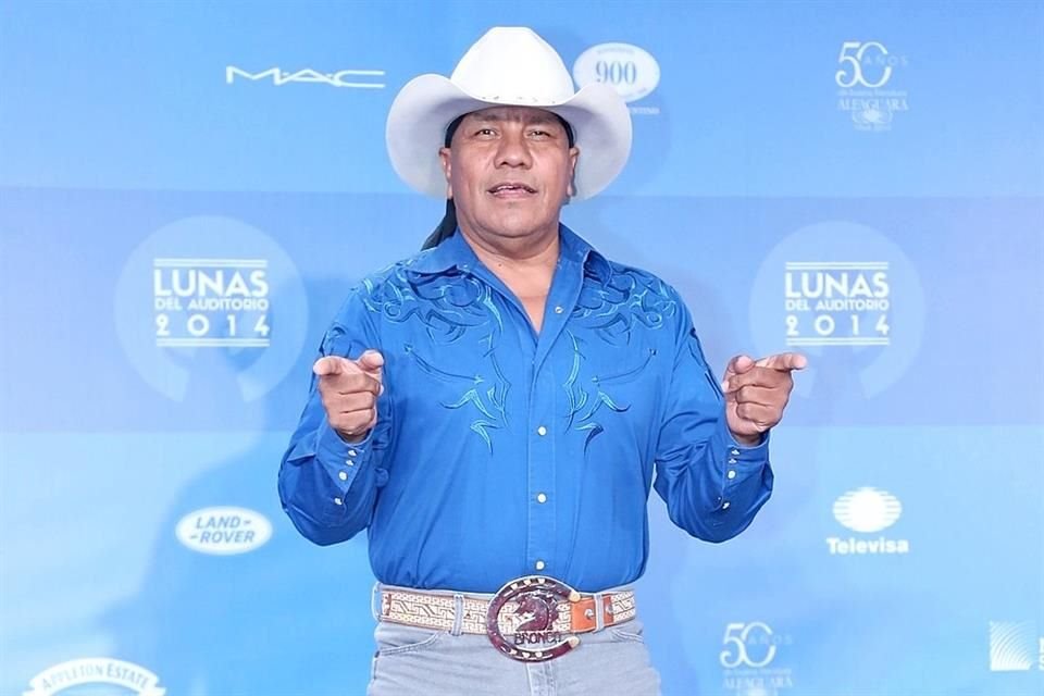 Lupe Esparza dijo que sólo leyó los guiones de la bioserie de Bronco para autorizarlos.