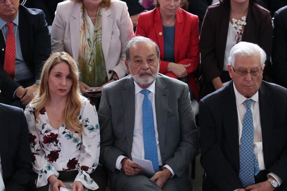 Para que haya condiciones para hacer negocios en el País la inversión debe acelerarse, dijo Carlos Slim.