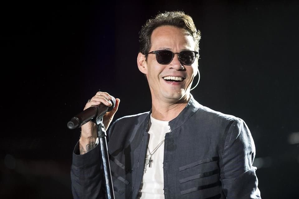 Marc Anthony producirá la serie 'Gloria (doesn't) Know it All'.