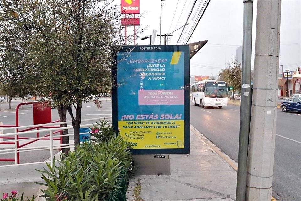 Las empresas tienen dos meses para retirar la publicidad instalada en espacios.