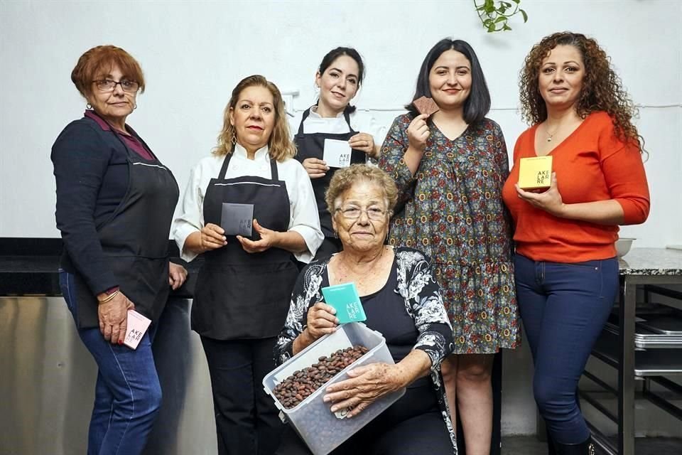 El nombre de la empresa es un homenaje a las brujas, ya que de acuerdo con las creadoras de la marca, éstas eran perseguidas por ser innovadoras, utilizar plantas para curar y hacer alquimia.