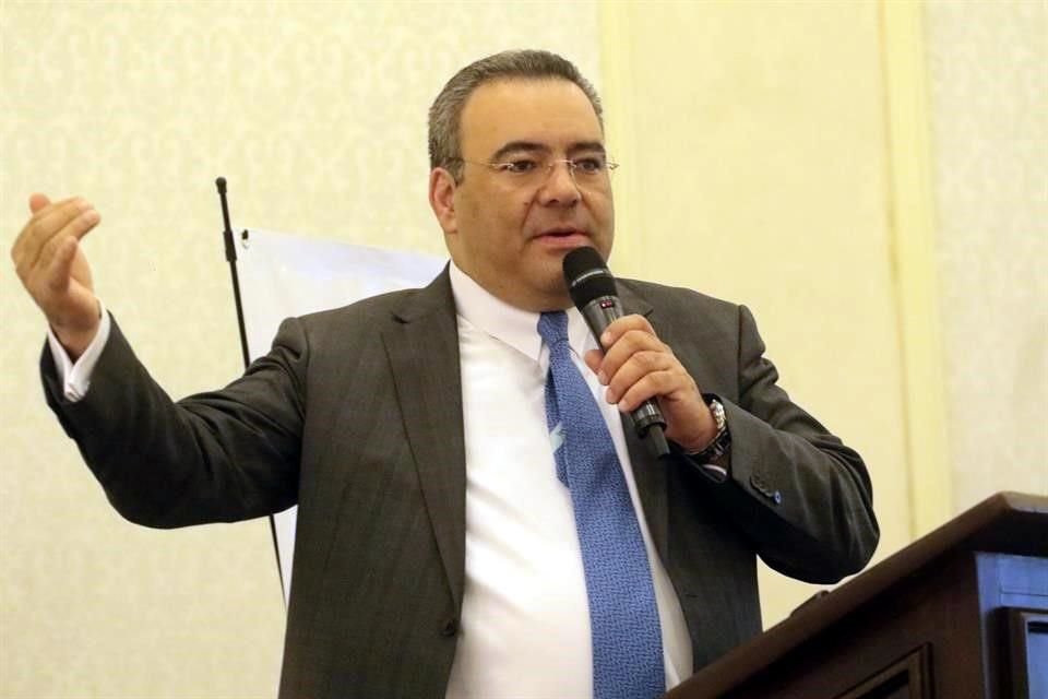 Carlos Romero Aranda, Procurador Fiscal de la Federación, ante empresarios de Monterrey.