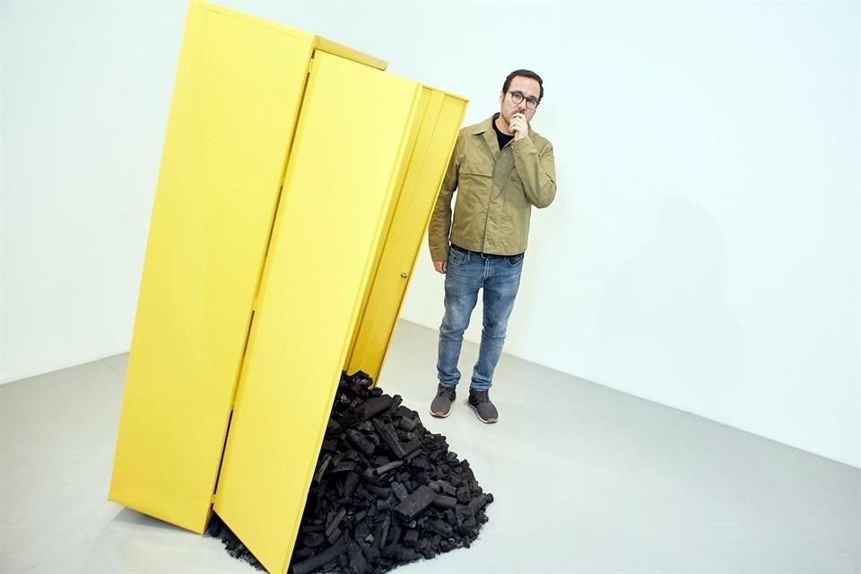 El trabajo de Jose Dávila forma parte de colecciones internacionales como el Centre Georges Pompidou, en París, Francia y el Museo Nacional Centro de Arte Reina Sofía, en Madrid, en España.
