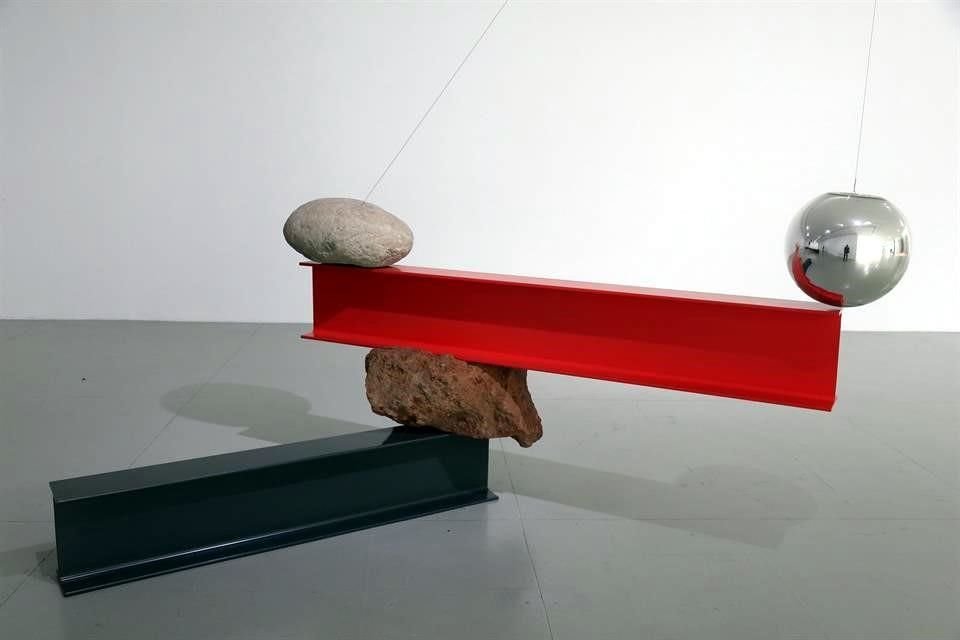 En 'La Última de las Tribus', en el Museo de Arte de Zapopan, Dávila expone al lado de Zazil Barba, Pedro Cabrita Reis y Maria Taniguchi.