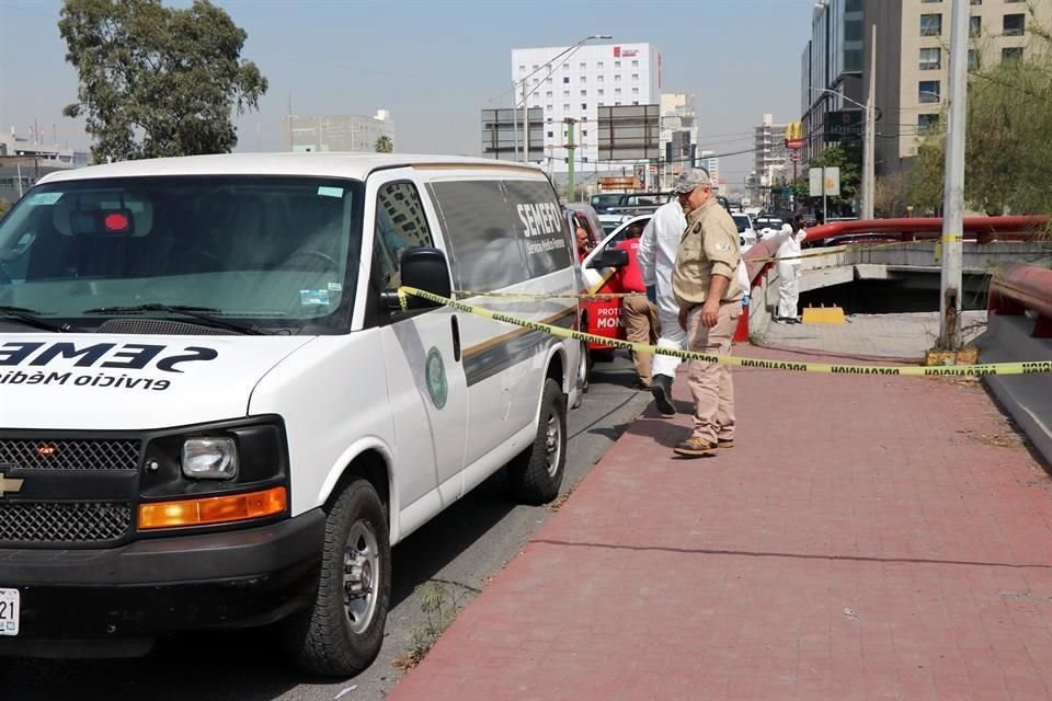 El cuerpo estaba colgando del Puente Pino Suárez a la atura de la Avenida Constitución, en el Centro