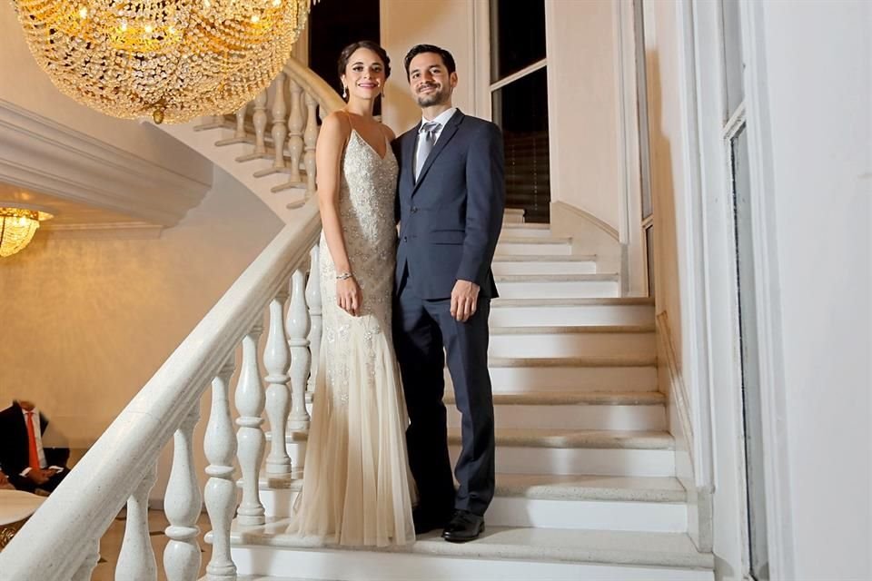 Acompañados de sus seres queridos, María José Lares Monraz y Miguel Ángel Curiel Santa Ana se casaron por lo civil este fin de semana.
