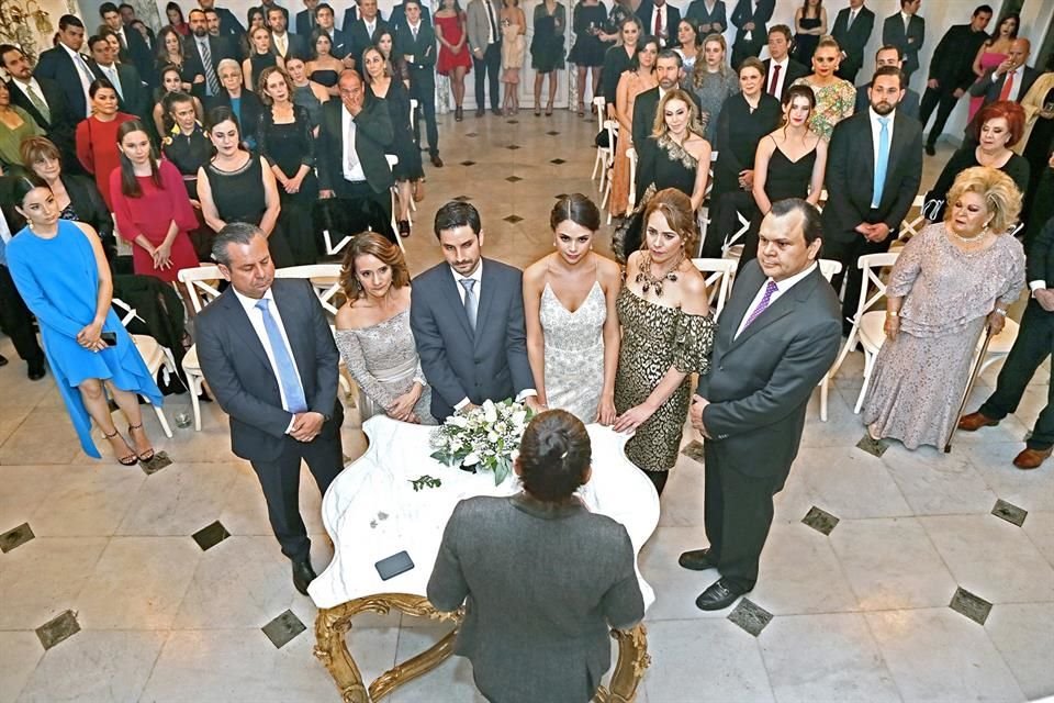 Los novios con sus papás, Miguel Ángel Curiel Mendoza, Magalli Santa Ana Márquez, Adriana Monraz Cruz y Miguel Ángel Lares Rojas