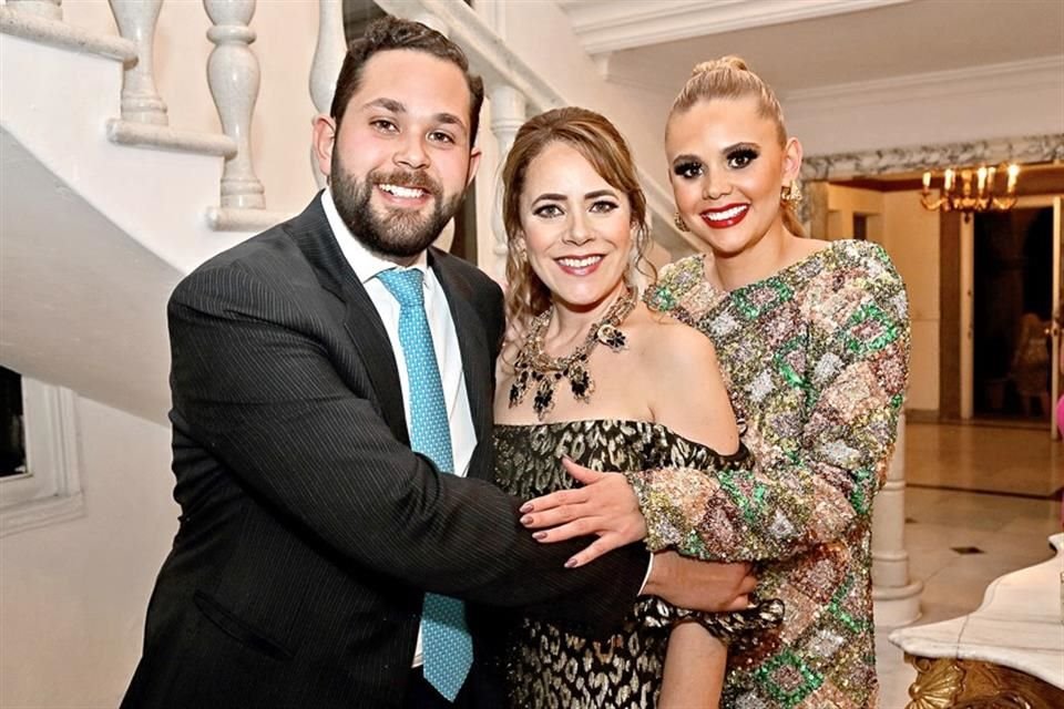Juan Pablo Lares, Adriana Monraz Cruz y Ana Paula Lares