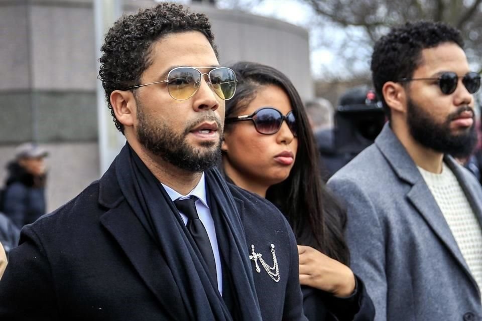 Jussie Smollet, de 37 años, acudió a la corte del condado de Cook donde se declaró inocente de los cargos que lo acusan de montar un ataque racista contra sí mismo.