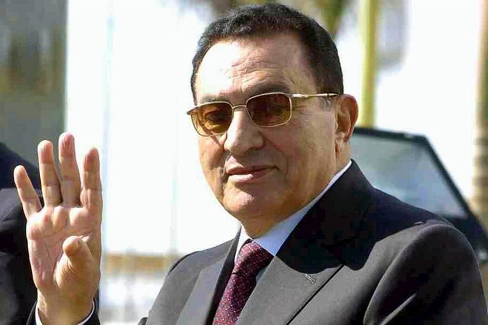 El ex Presidente egipcio, Hosni Mubarak, falleció a los 91 años tras ser sometido a operación y permanecer un mes en cuidados intensivos.
