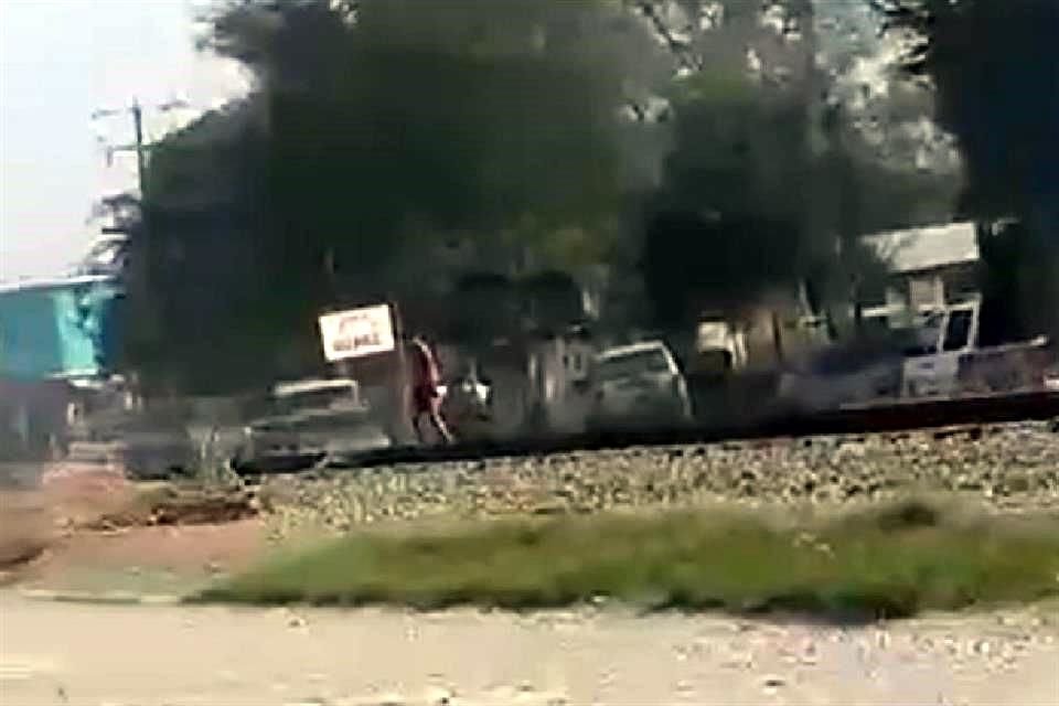 Bandas rivales se enfrentaron hoy a balazos en Río Bravo.
