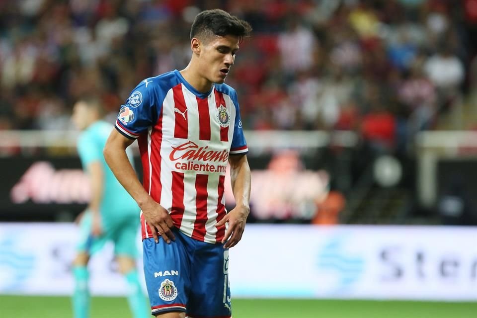 Las Chivas sancionaron las indisciplinas de Cristian 'Chicote' Calderón y de Uriel Antuna.