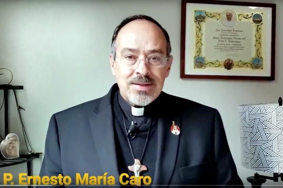 El presbítero Ernesto María Caro subió su video a YouTube.