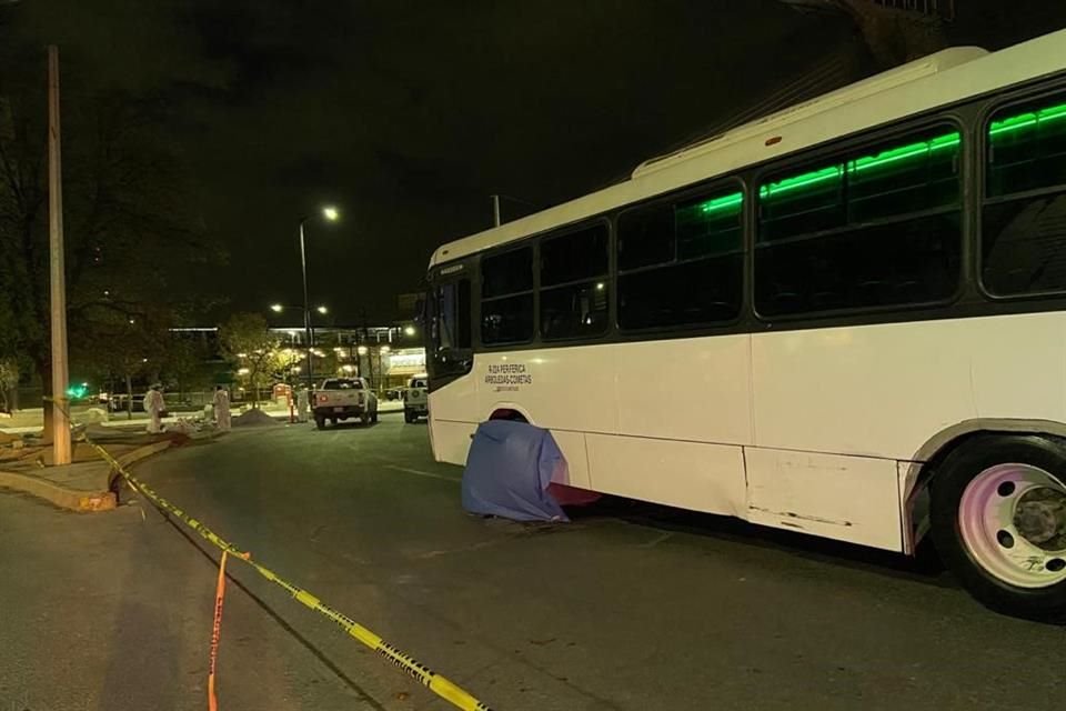 El accidente fue reportado cerca de las 21:20 horas cuando el hombre cruzaba de sur a norte la Avenida Juan Ignacio Ramón.