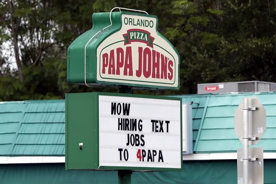 Acciones de Papa John's cayeron hasta un 10 por ciento a 60.35 dólares en Nueva York el miércoles, la mayor caída intradía en 15 meses