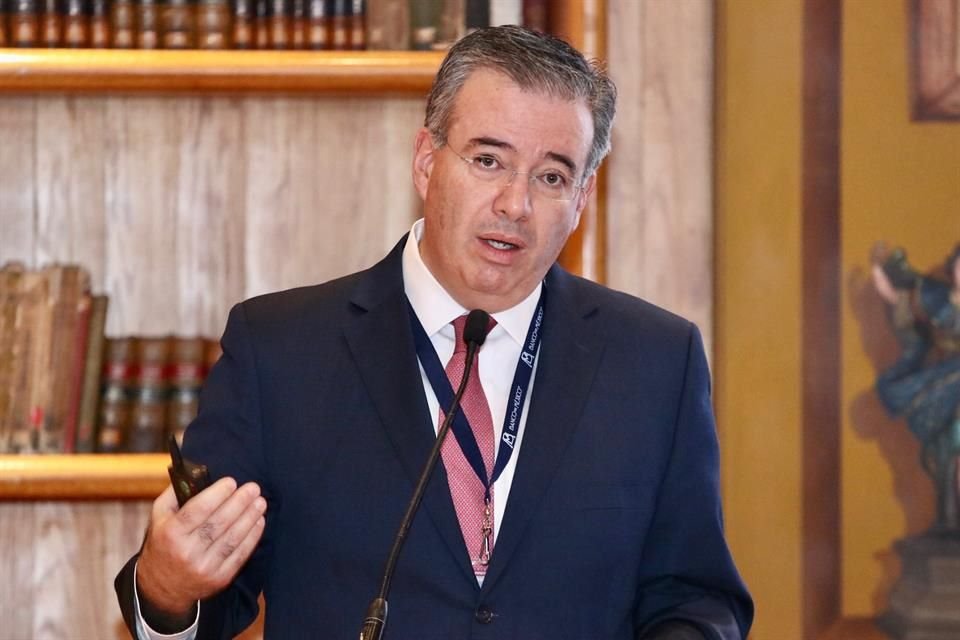 Alejandro Díaz de León, Gobernador de Banxico.