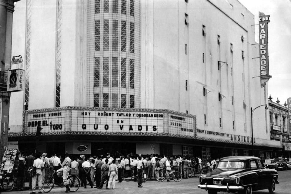 Durante casi medio siglo, el Cine Variedades fue centro de reunión para los cinéfilos tapatíos.