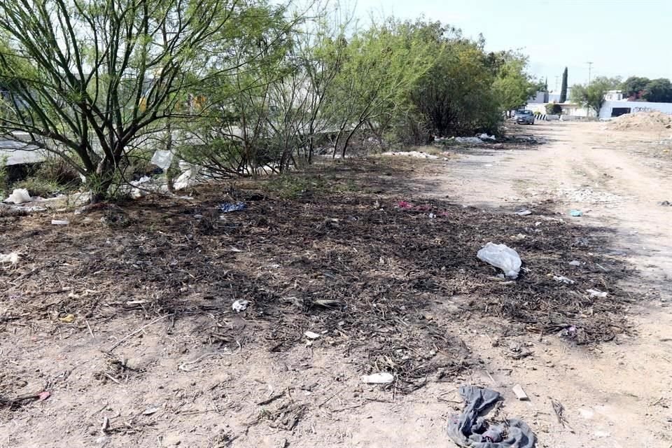 Tampoco autoridades estatales ni federales han atendido la emergencia de contaminación.