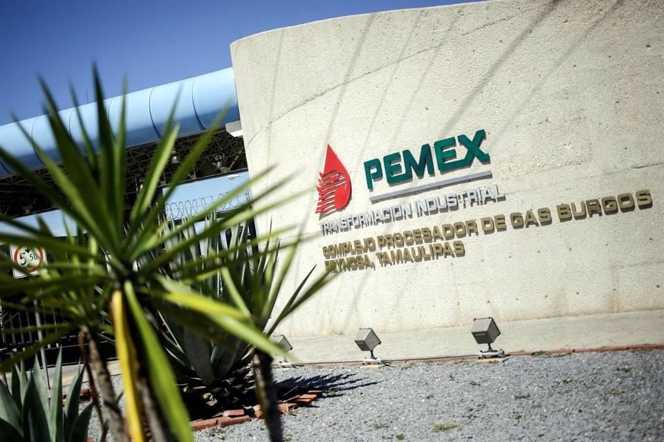 Al 16 de abril, en Pemex se han registrado mil 52 casos sospechosos. 