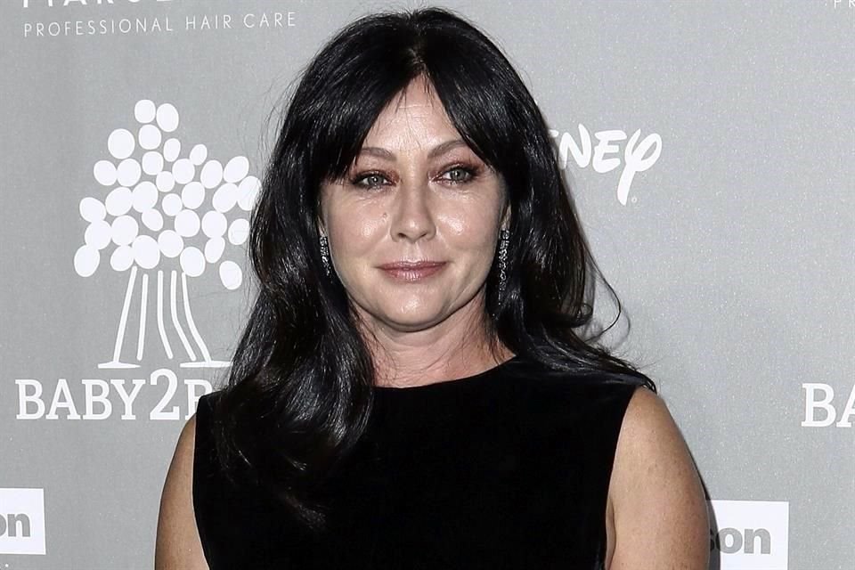 Shannen Doherty reveló hace unos días que de nuevo batalla contra el cáncer de seno y que estaba en etapa IV.