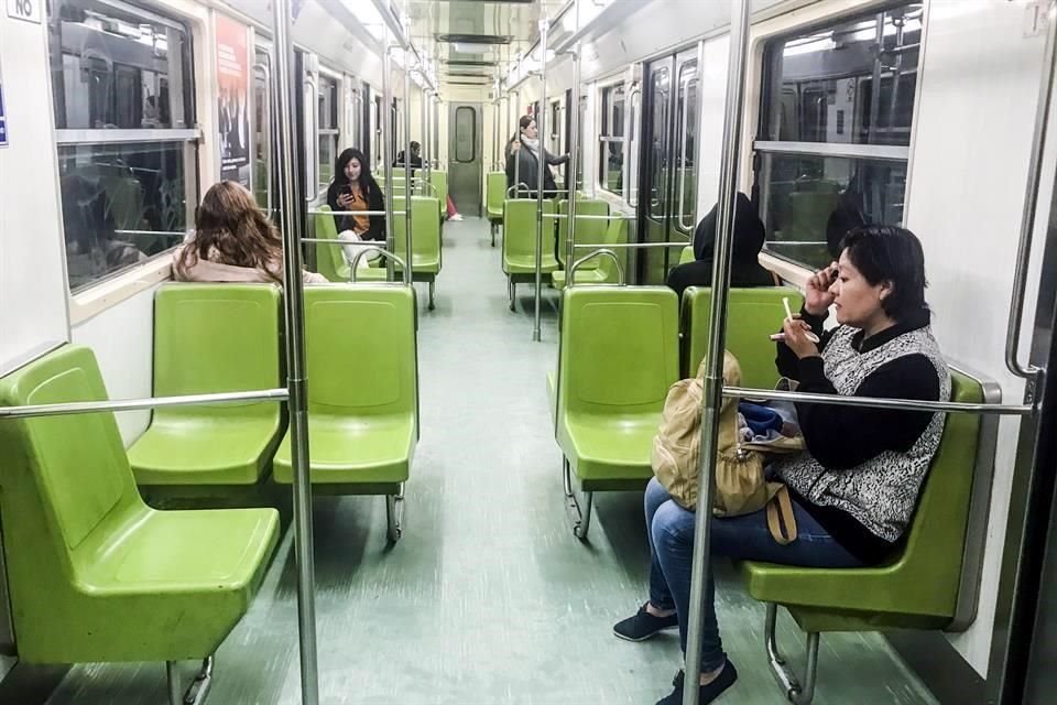 Mujeres estarían dispuestas a pagar más por un viaje seguro, señala estudio.