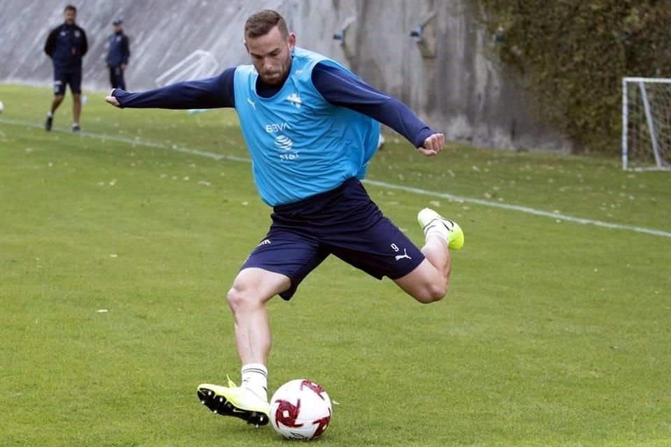 Janssen reapareció luego de una lesión que lo dejó fuera del partido ante San Luis.